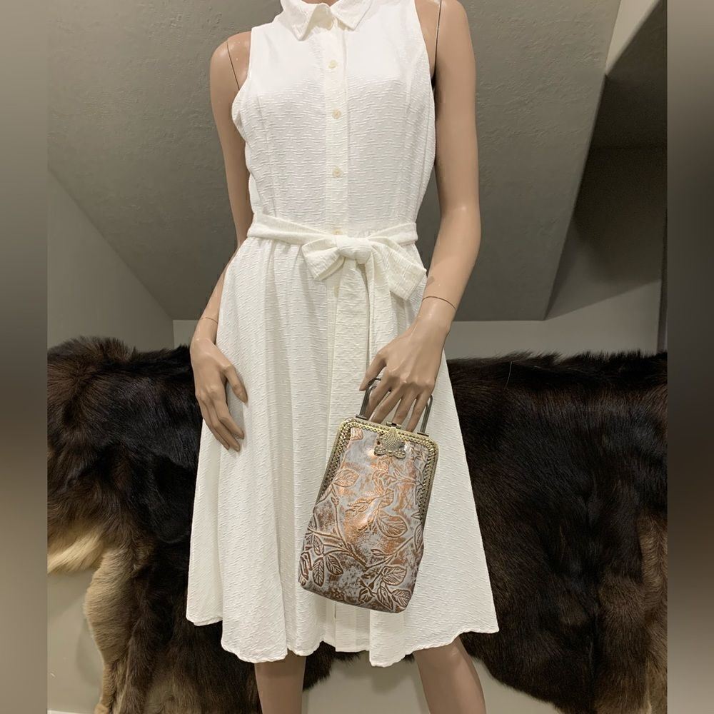 Floral Embossed Cowhide Leather Handmade Push-lock Phone Case/Pouch/Crossbody - Picture 4 of 13